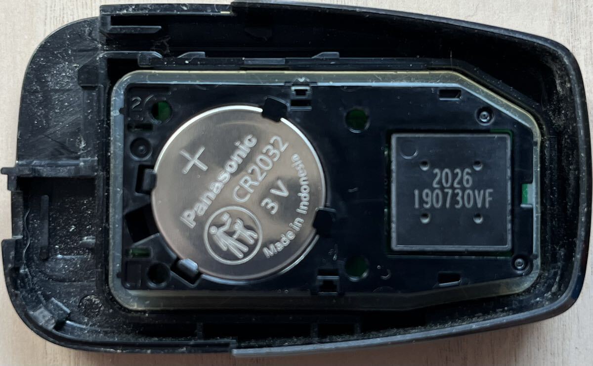 【送料無料】3,000円売切 トヨタ ＲＡＶ４ ＭＸＡＡ５４ スマートキー_5