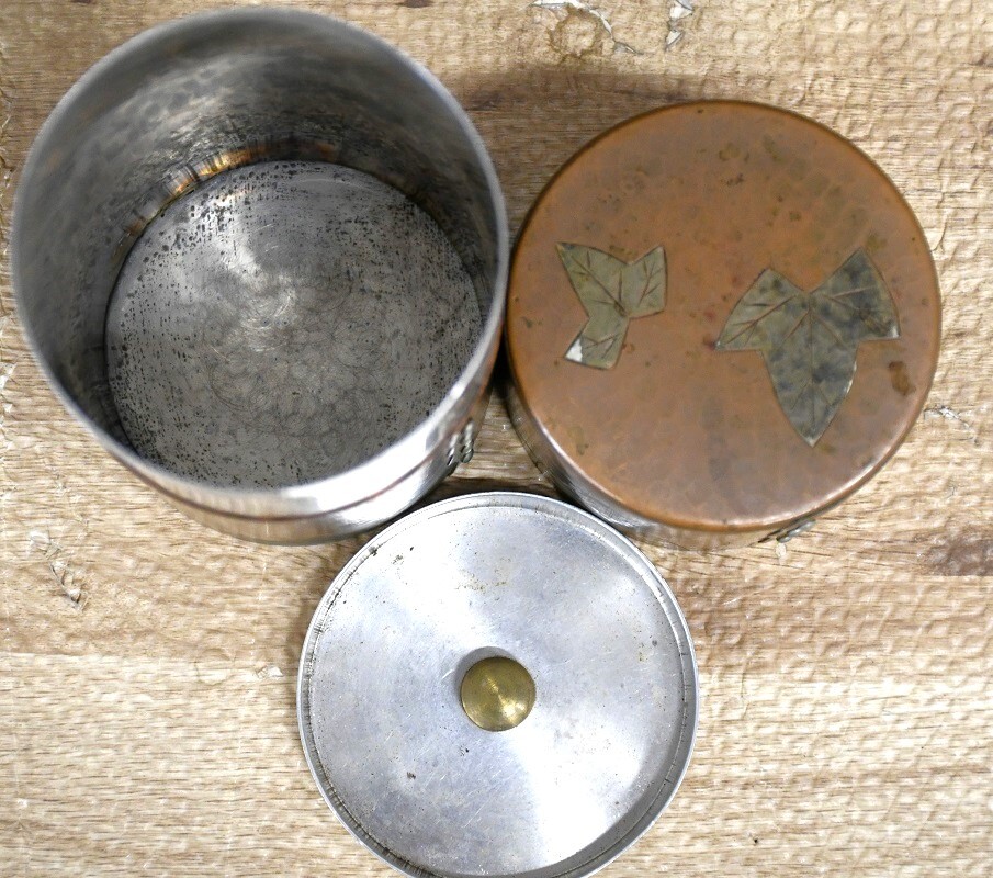 NY9-19【現状品】玉川堂 銅製 葉文 茶筒 茶入れ 金属工芸 鎚起銅器