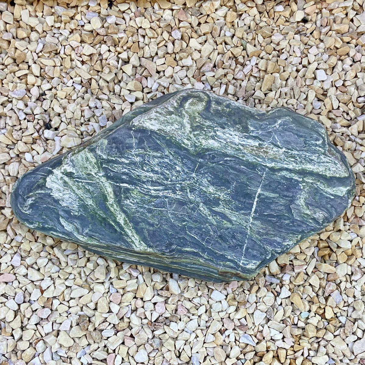 青石 飛び石 踏み石 庭石 坪庭 日本 庭園 造園 平石 板石 石台 台石