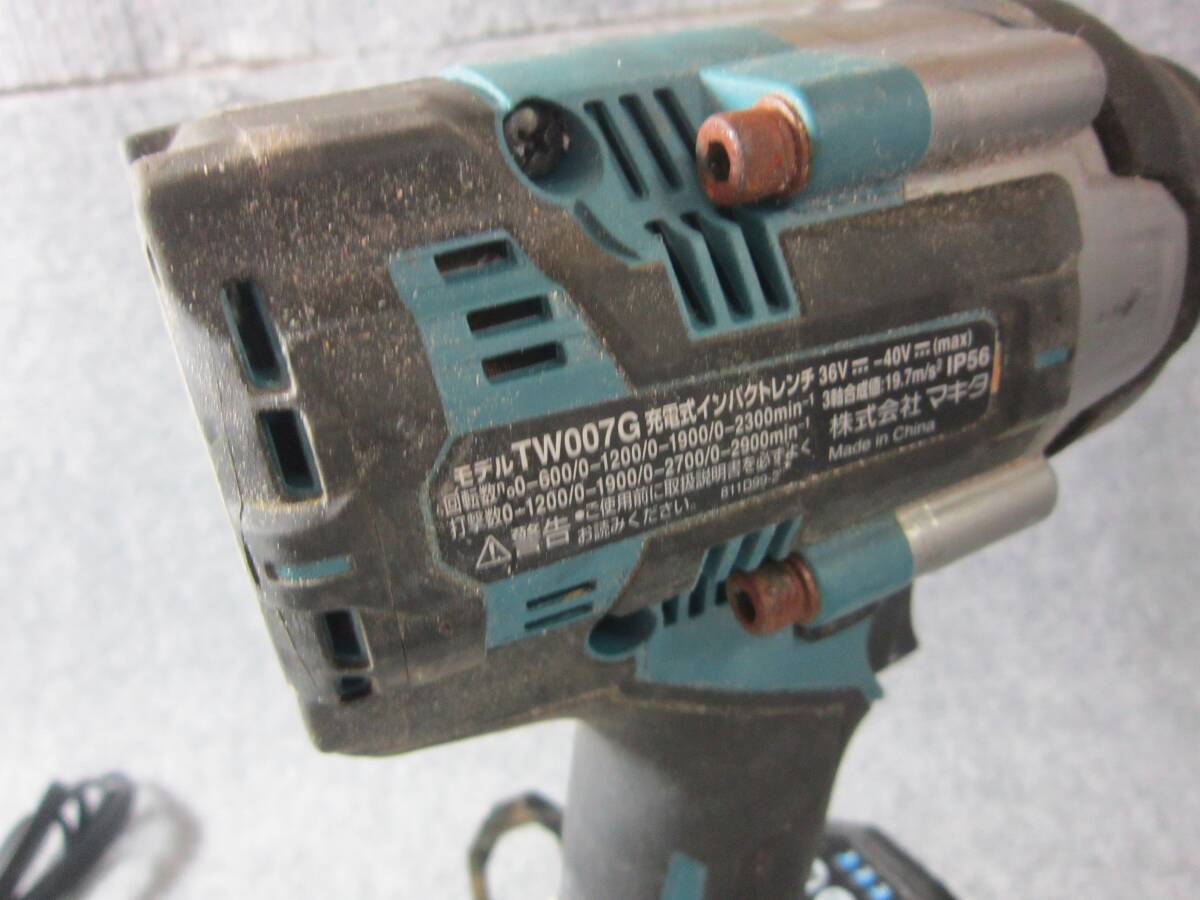 5731) makita マキタ 40Vmax 充電式インパクトレンチ TW007G バッテリ1 