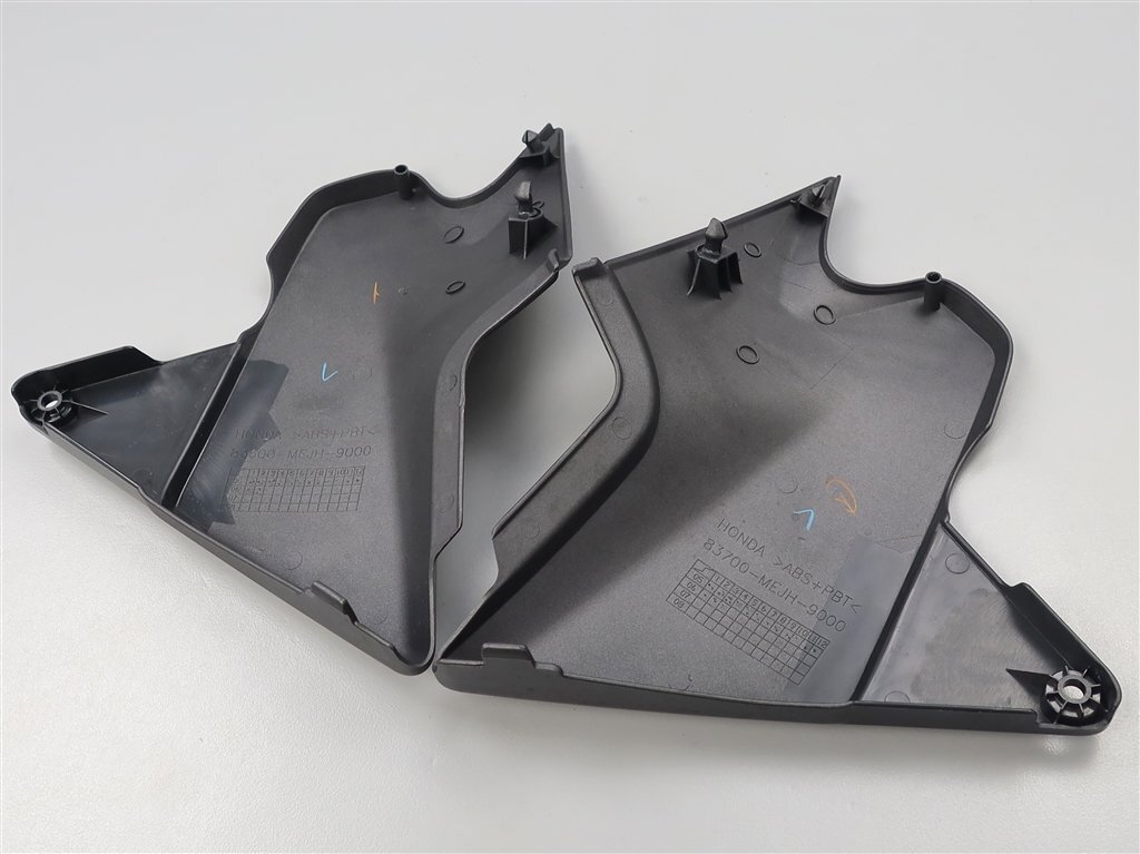 店舗在庫あり ▽CB1300SB/SC54 純正 サイドカバー 左右SET (H1010A10