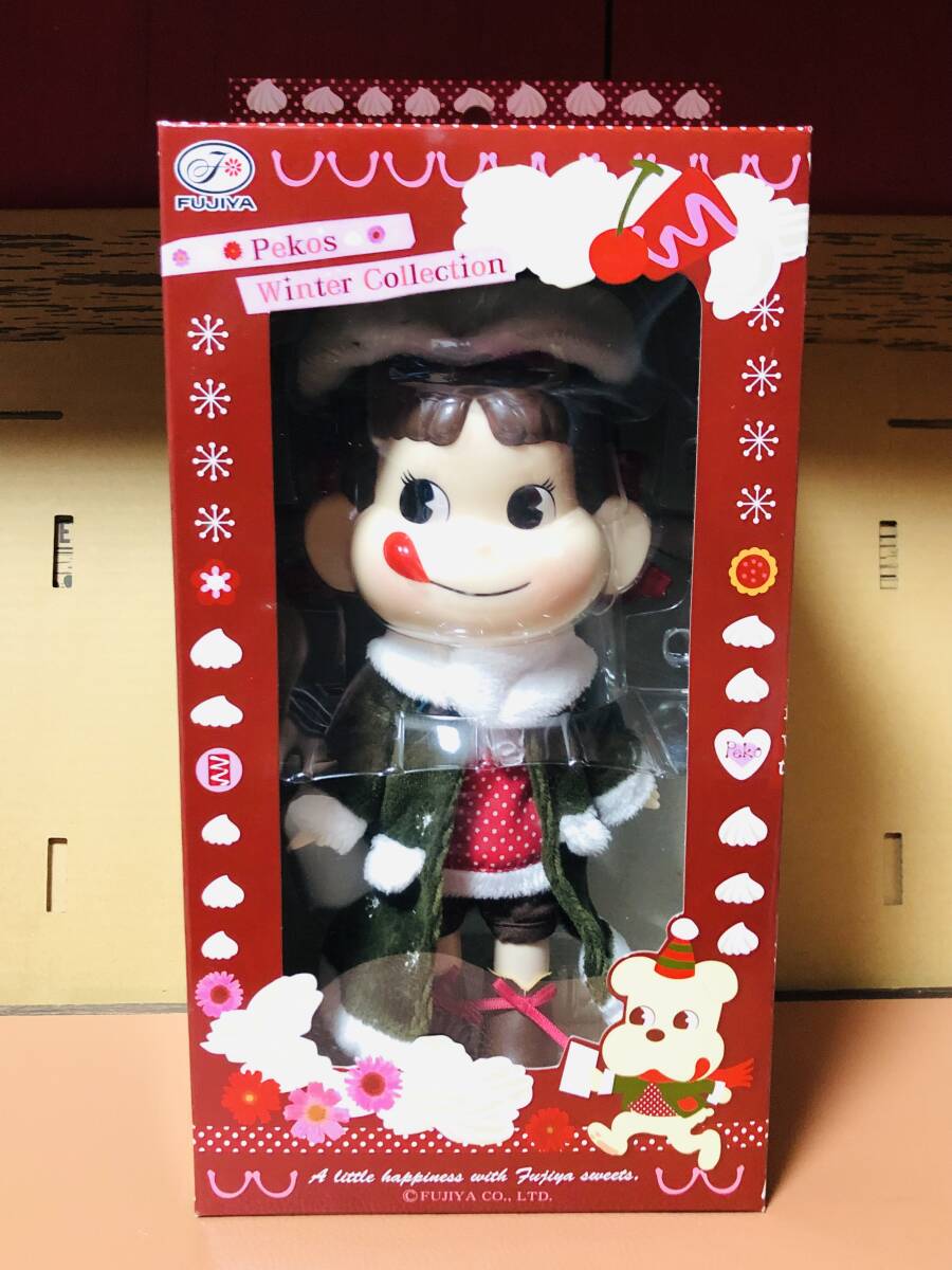 新品未開封】ペコちゃん人形 2体 クリスマス Winterコレクション 2009