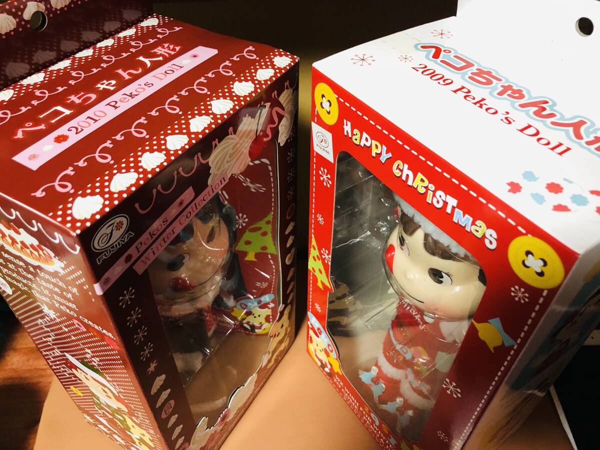 新品未開封】ペコちゃん人形 2体 クリスマス Winterコレクション 2009
