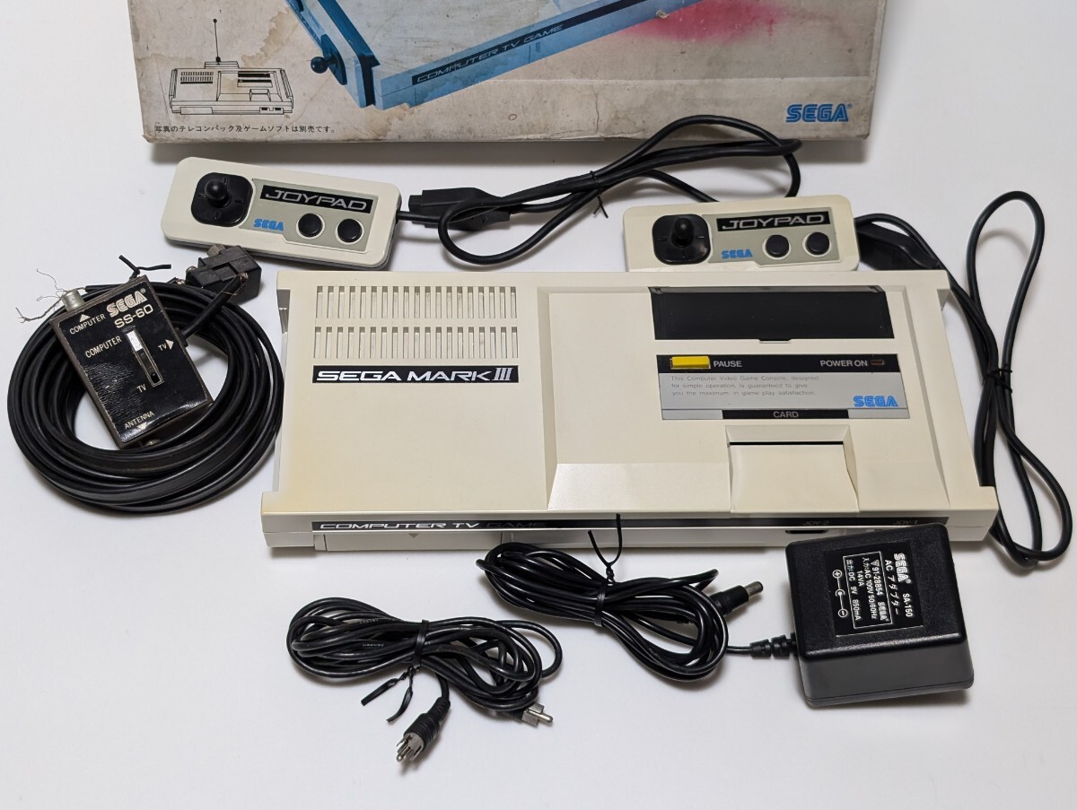 SEGA MARK III 本体 + ジョイパッド2個 + ACアダプター 希少☆SEGA MARK III☆付属品付☆セガ マーク3 レトロ ゲーム機