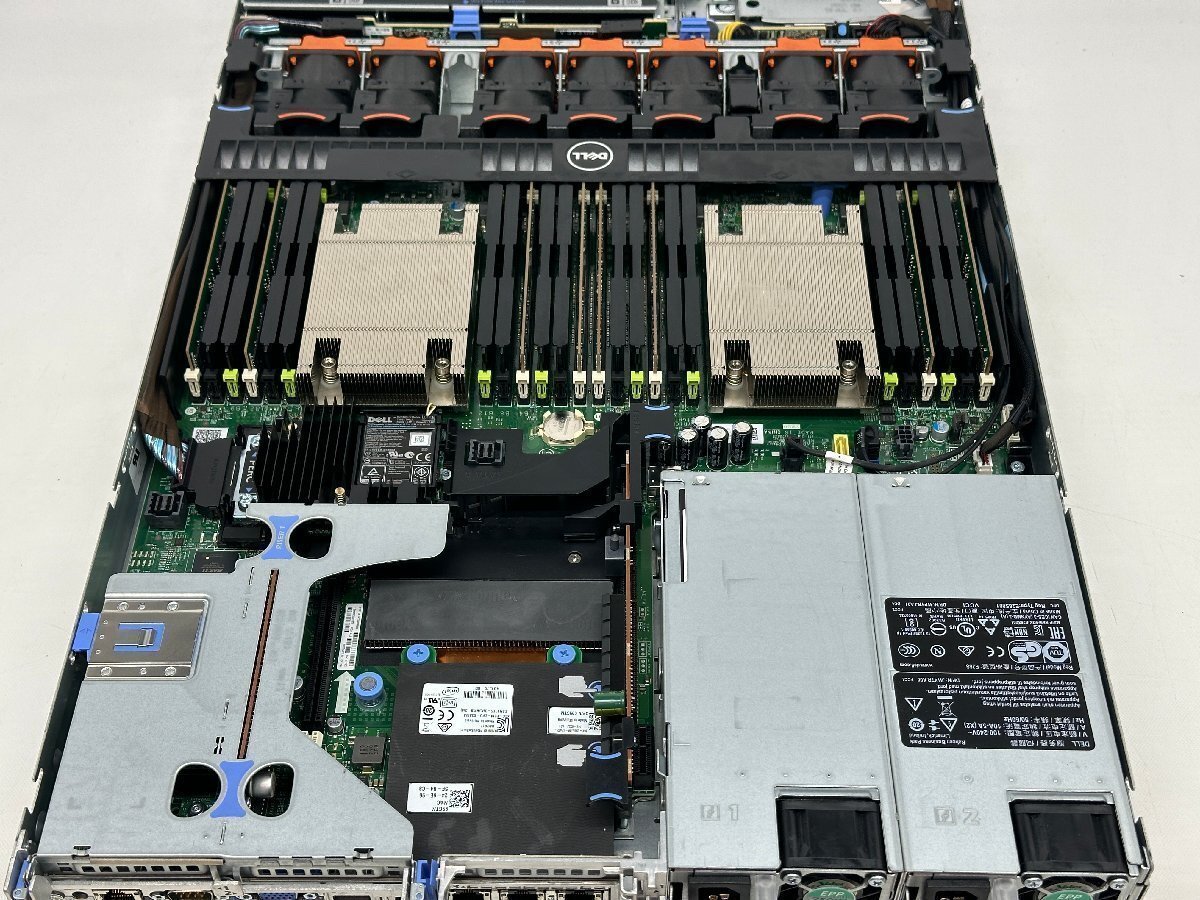 Serveur Dell PowerEdge R830 8SFF – 4x Xeon E5-4620 V4, 128Go DDR4, H730p SAS