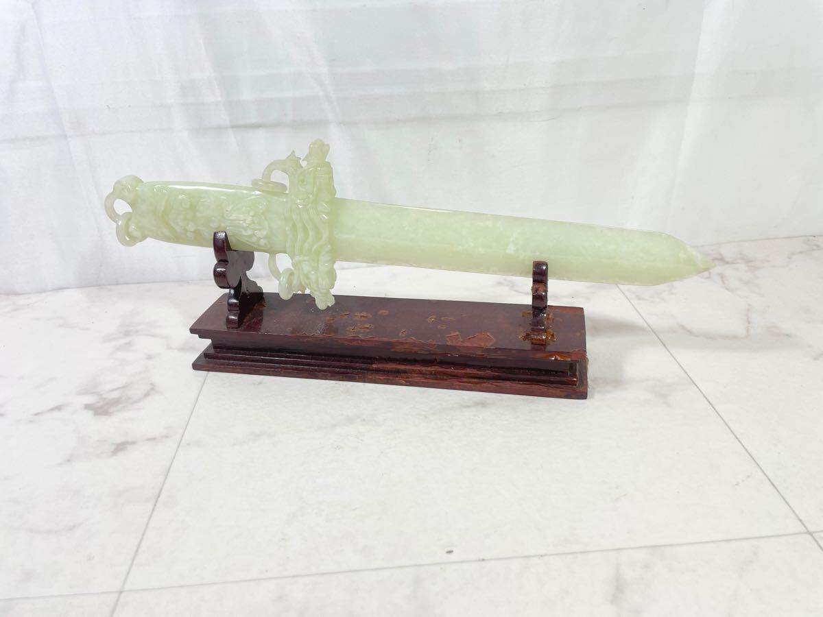 翡翠 置き物　骨董　インテリア アンティーク　 置物　材質不明 刀 剣 _2