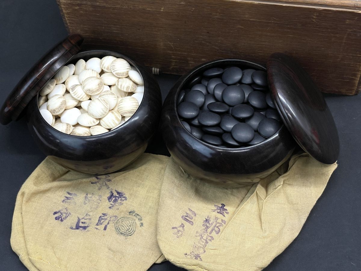 H224】本蛤碁石 三分 那智黒石 雪印 白蛤石 碁石 木製碁笥 囲碁 黒/白