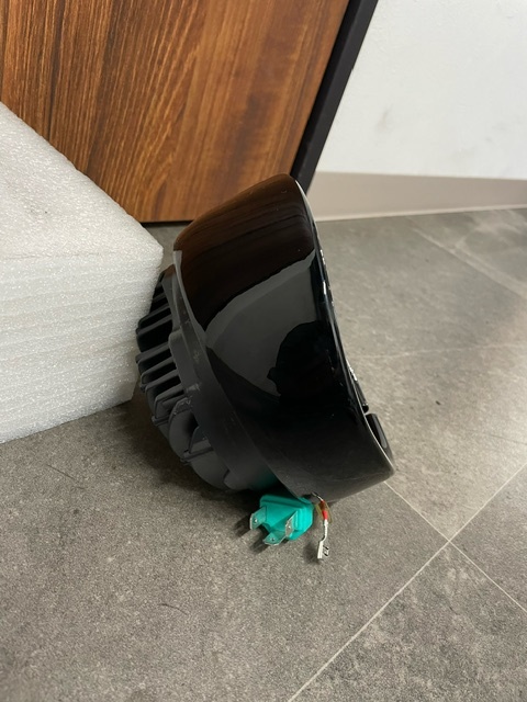 073　2020XL1200Xについていた社外LEDヘッドライト_4