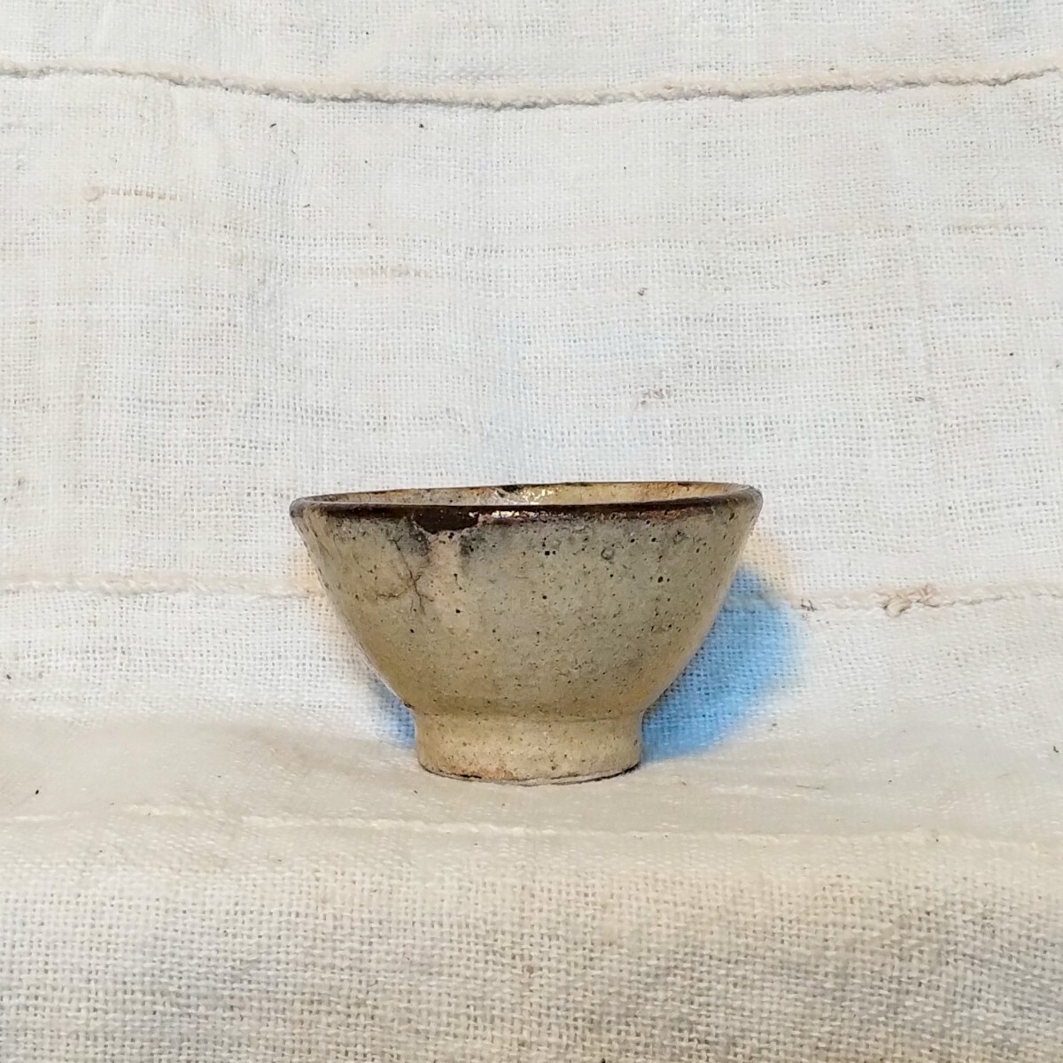 壺屋焼 金城次郎 壺屋時代 白マカイぐい呑 検) 金城次郎窯 酒器 盃