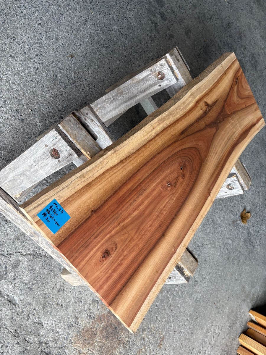 No.24 楠 クス 耳付き 皮付き 自然乾燥材 厚30×幅305～400×長960㎜ プレナー加工済 家具 DIY リノベ カウンター_1