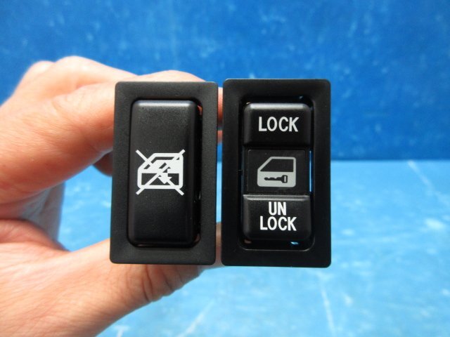 TO60●ZZW30 MR-S 後期●ウインドウ ドアロックスイッチ2点●レターパックプラス MR-S TO60○ZZW30 後期○ウインドウ 集中ドアロックスイッチ交換（トヨタ TOYOTA 文字消え無し