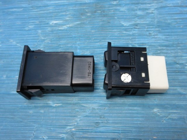 TO60●ZZW30 MR-S 後期●ウインドウ ドアロックスイッチ2点●レターパックプラス MR-S TO60○ZZW30 後期○ウインドウ 集中ドアロックスイッチ交換（トヨタ TOYOTA 文字消え無し