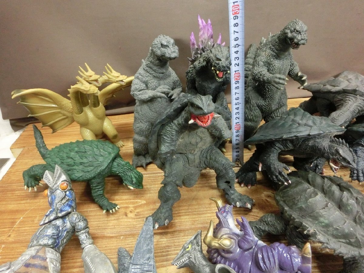 TG-0043】訳有 ジャンク品 大量 まとめ売り 怪獣 ウルトラマン ゴジラ