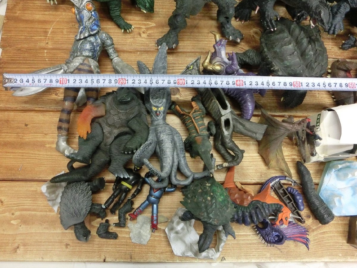 TG-0043】訳有 ジャンク品 大量 まとめ売り 怪獣 ウルトラマン ゴジラ