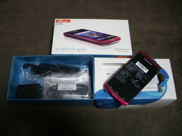 ★未使用★ au Xperia aｃro IS11S (ルビー）_3