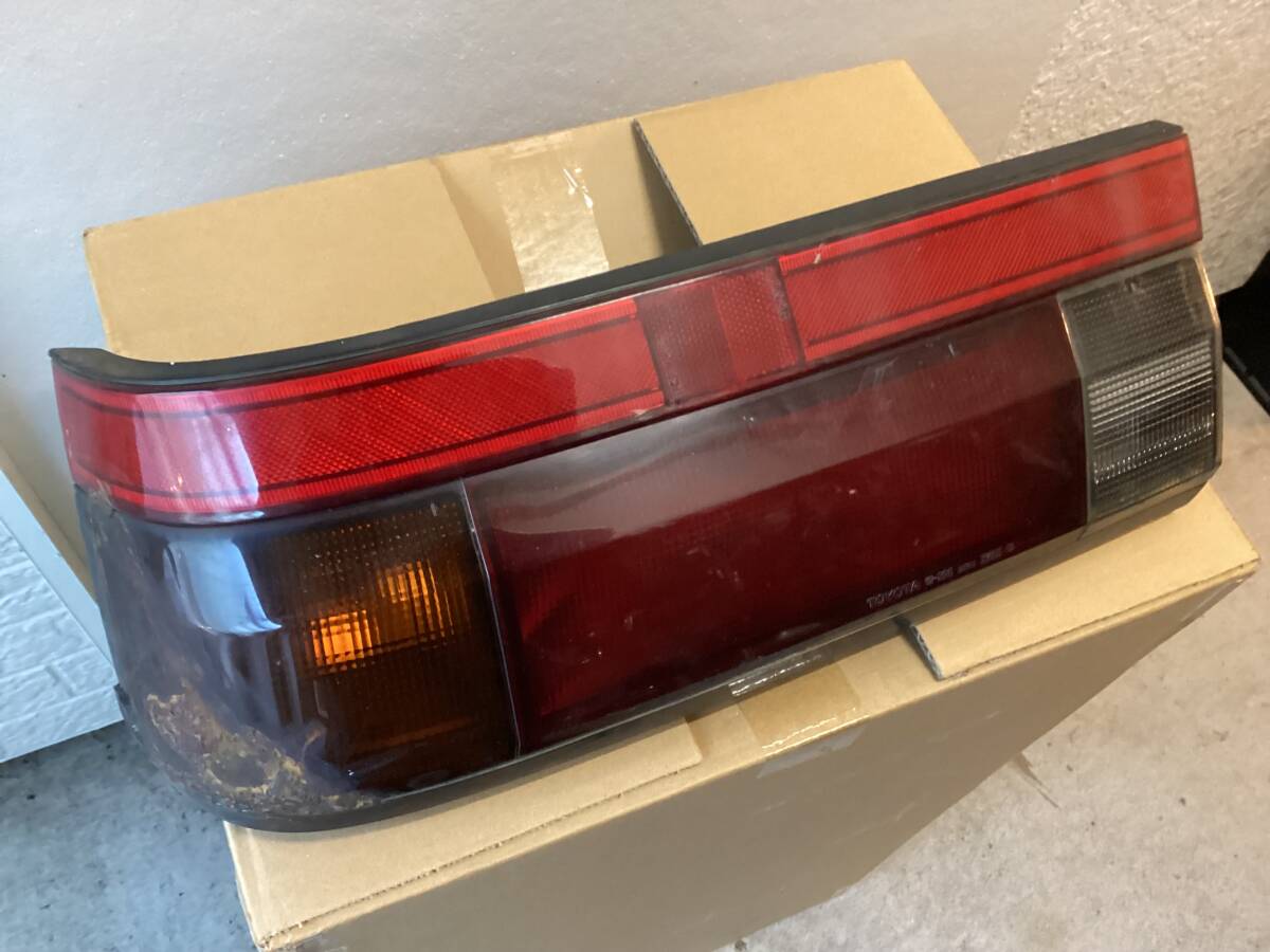 AE86 レビン・3ドア・テールランプ 左右セット・中古品⑰ 後期 2026年 