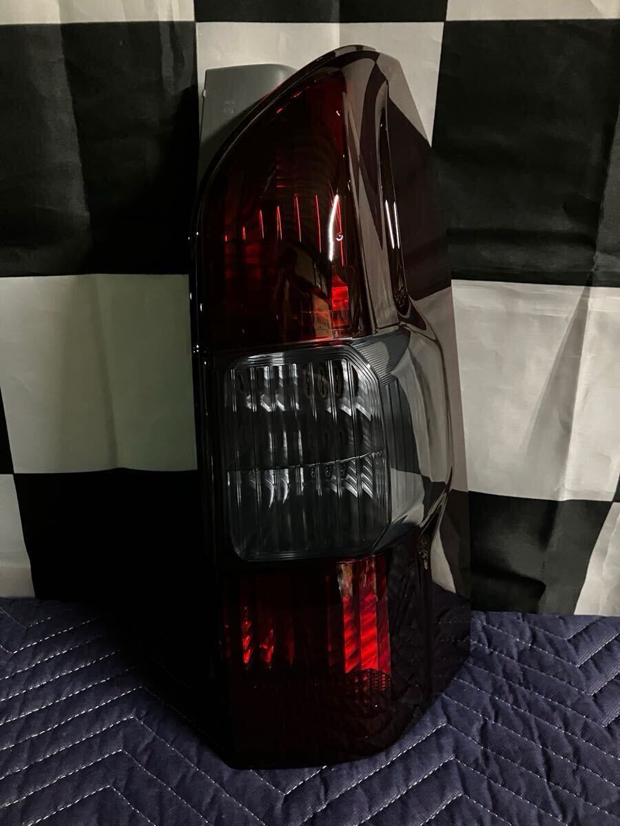 トヨタ純正サクシード NCP160 右テールランプ 2015年 美品！！トヨタ NCP160 NCP165 プロボックス純正テール サクシード純正