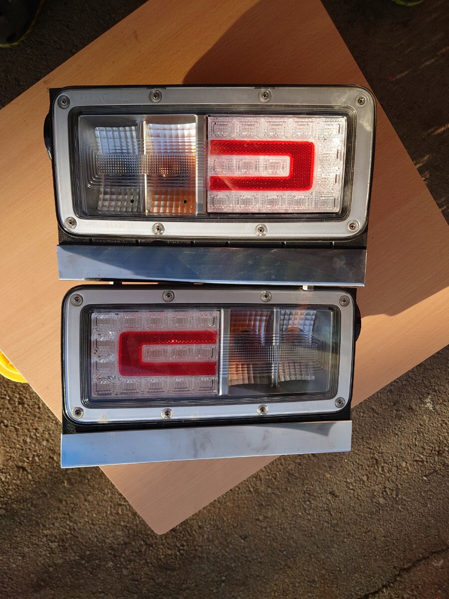 LED テールランプ テールライト レッド 2連タイプ 17プロフィア KOITO 小糸 テールランプ LED レッド LEDテールランプ リア シーケンシャル