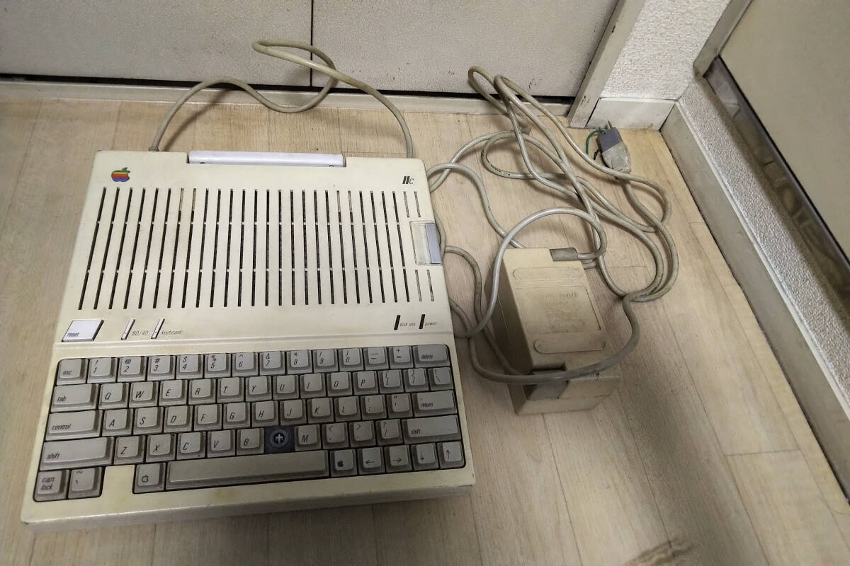 Apple IIc a2S4000 レトロコンピューター 【通電確認済み ディスプレイ