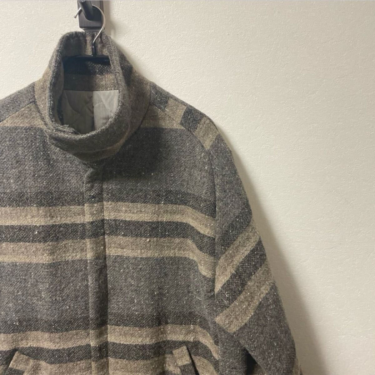 DEVOA Hight neck coat striped wool 【公式通販】