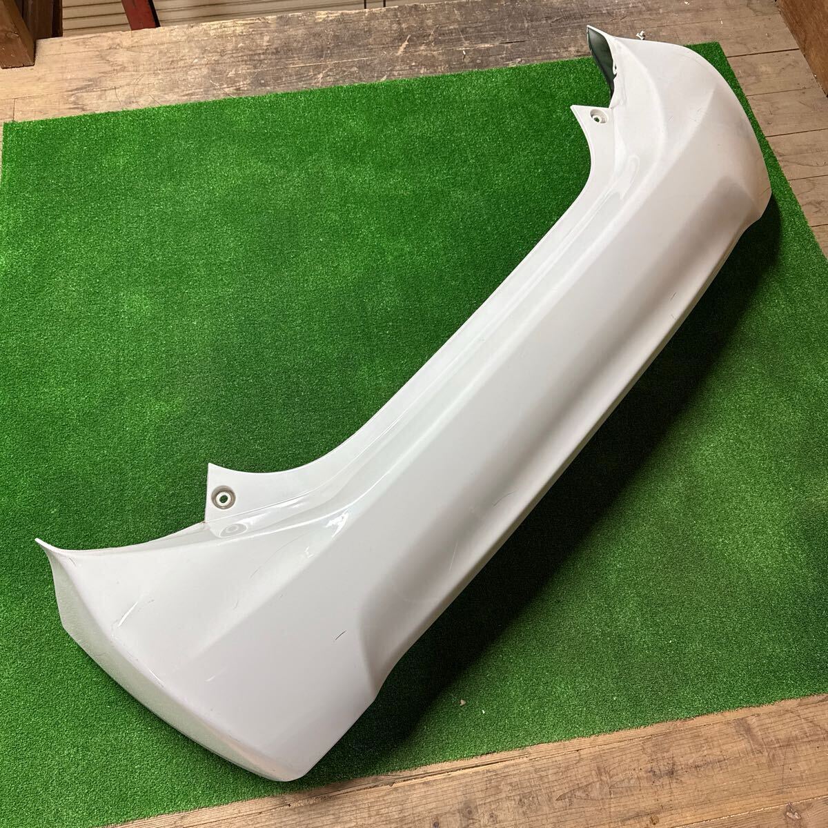 トヨタ アクア NHP10 純正 リアバンパー 52159-52790 番号:206 パーツ