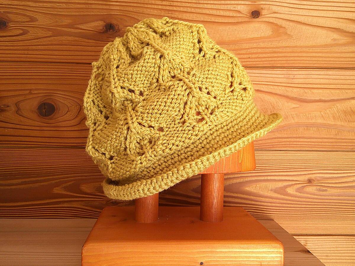 手編みの帽子　ウール100％　Ｓ-Ｍサイズ　くすみイエロー　お花模様　透かし柄_4