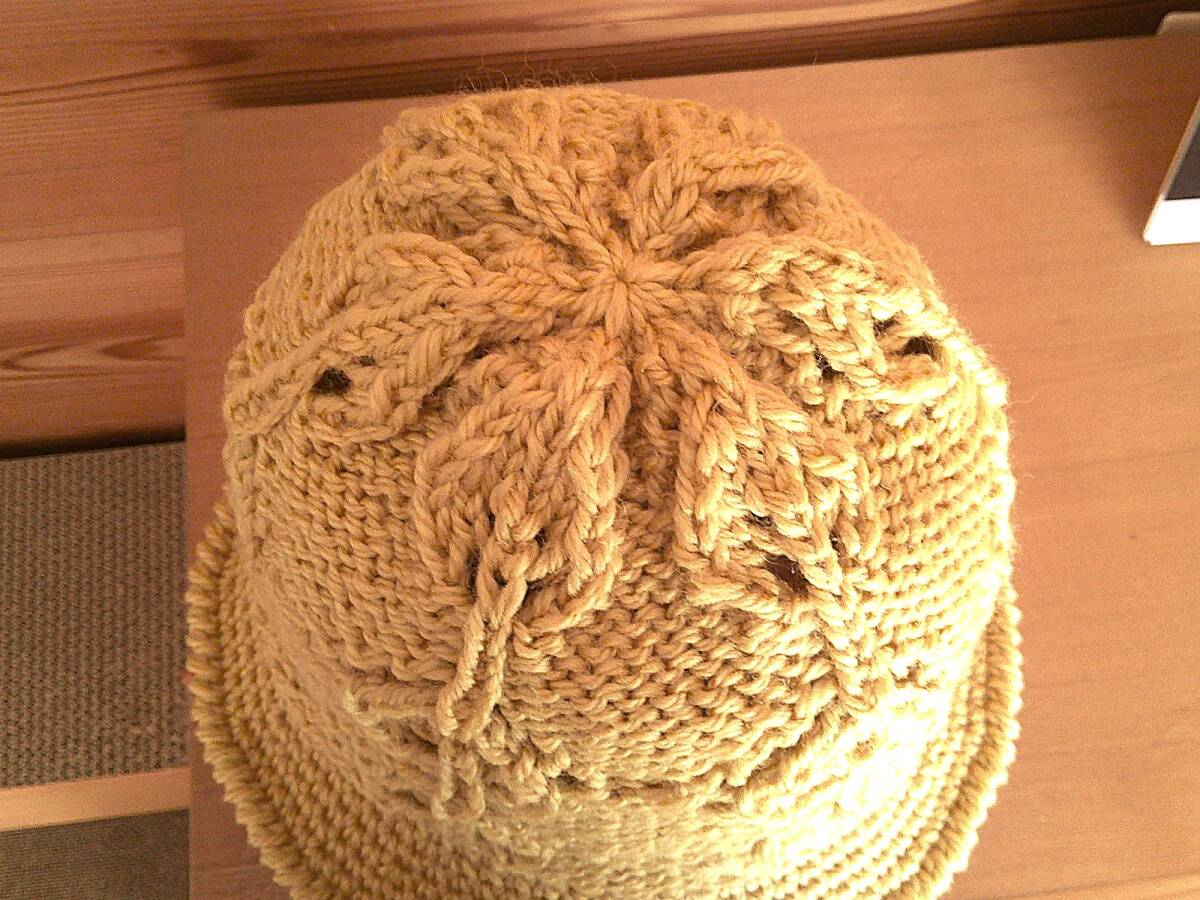 手編みの帽子　ウール100％　Ｓ-Ｍサイズ　くすみイエロー　お花模様　透かし柄_8