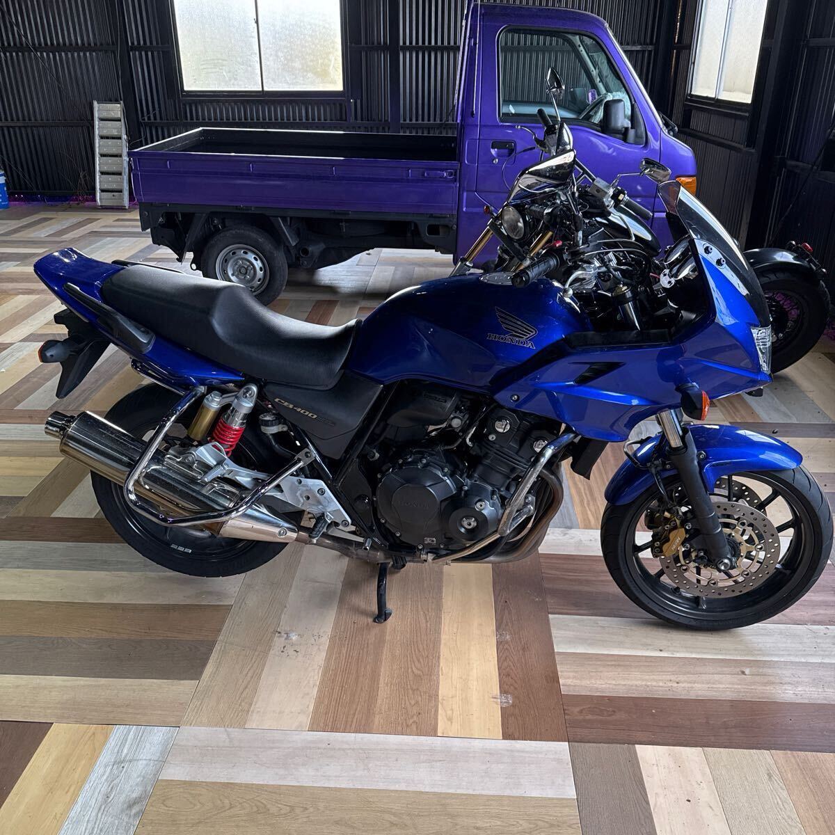 VTEC NC42 - CB400SF | バイクの系譜 永世ライダー REVO 前期と後期の 