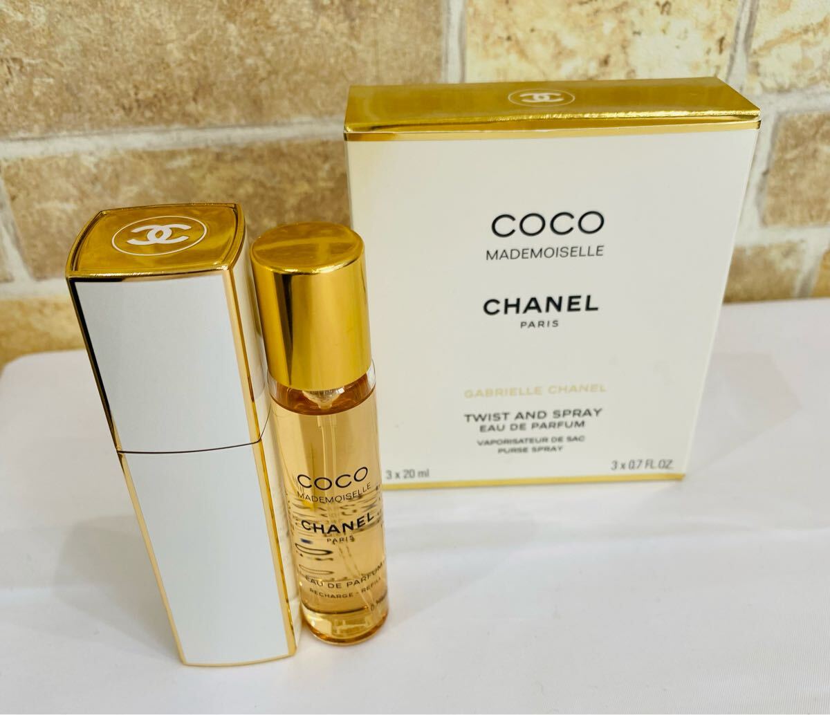 【美品】香水　CHANEL COCO MADEMOISELLE シャネル ココ マドモアゼル　ツィスト＆スプレイ　（オードゥ　パルファム）※リフィル1本未使用_4