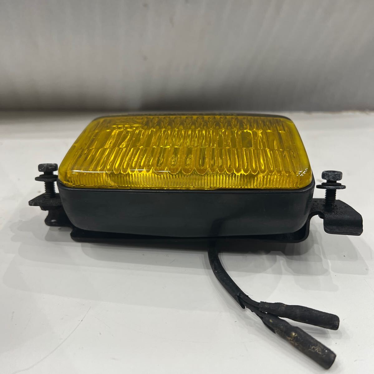 ぴょん太 様用　IKI 製 フォグランプイエロー 中古ジャンク 希少 当時物 ダイハツ KOITO 114-51480 角型
