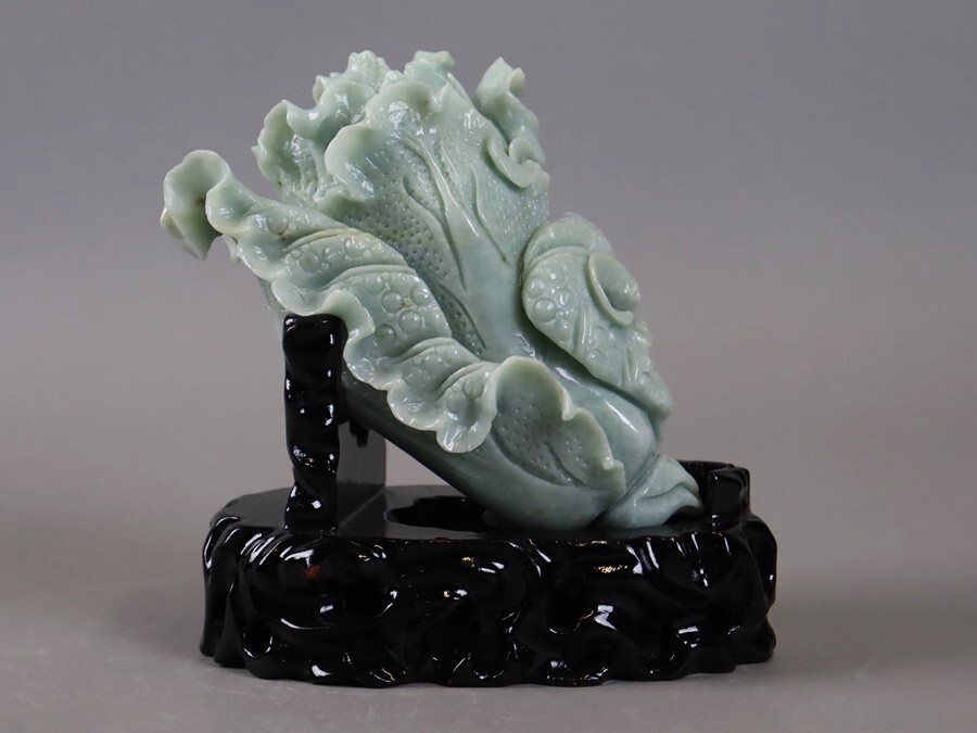 中国美術 本翡翠 彫刻 白菜 置物 台付 重1702g 天然石 鑑賞石 細密細工