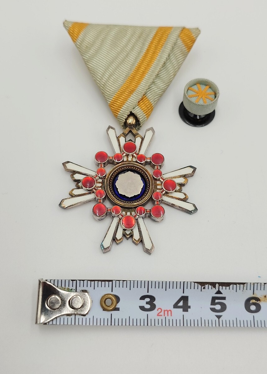 勲章 勲五等瑞宝章 勲5等 瑞宝章 共箱 当時物(勲章)｜売買された