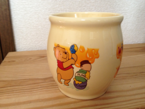 ディズニーランド プーさん はちみつ壺の陶器カップ(ディズニー)｜売買