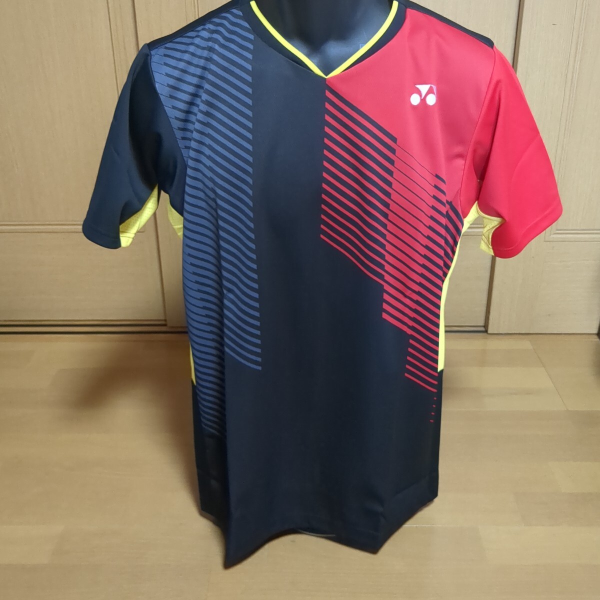 ★新品未使用★ヨネックスゲームシャツ★品番/10430★サイズ/Ｍ（UNI）★カラー/ブラック_1