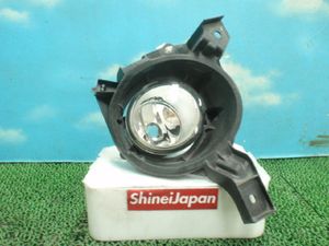 ZRR70W トヨタ ノアSi　ヴォクシィ ヴォクシー　フォグランプ右　フォグライト　81210-0D