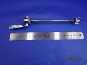 シマノ　初期デュラエース　リアハブ用　クイック　120幅　新品