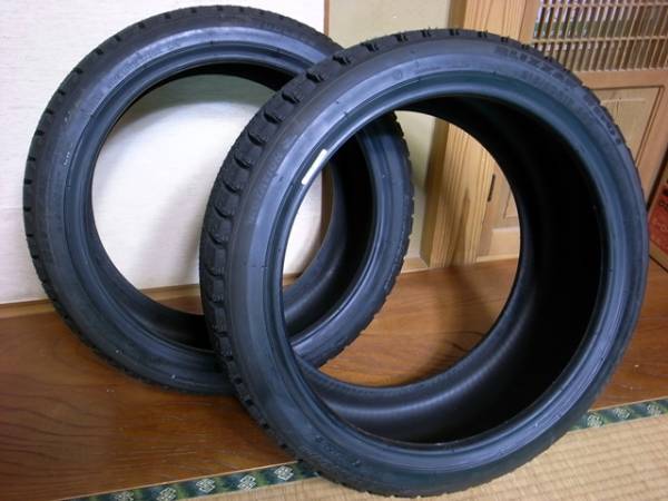 ★走行１シーズン約200Kmのみ・215/40R・中古ブリザックREVO1★_1