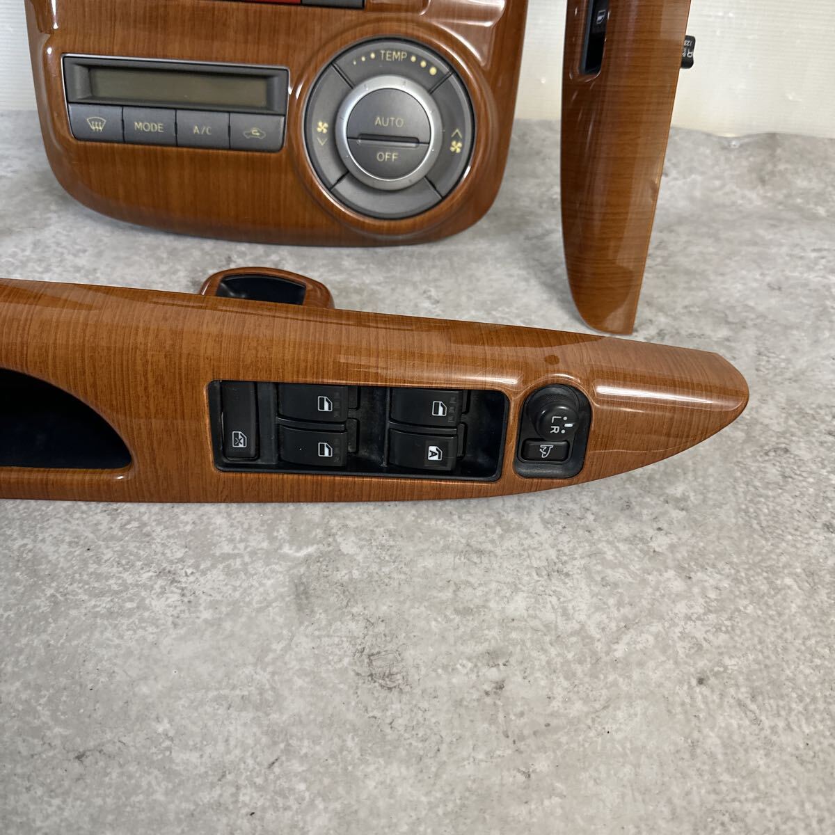 タントL375S 【純正オプション】ウッドパネル　セット(オーディオスイッチ付き ダイハツ タント L375S オーディオパネル センターパネル パワー