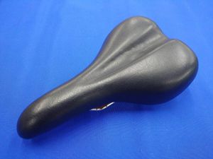 GIANT COMFORT LITE SADDLE(ジャイアント ルイガノ ビアンキ メリダ ジオス トレック FEL