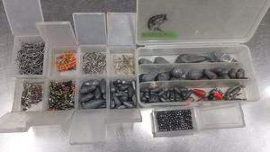 釣り　オモリ、針、サルカン　仕掛け用品タックルボックス　 釣具　 セット 釣り具　まと