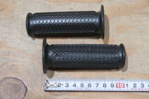 70s当時物？グリップ左右 小型車系 左右サイズ違い　未使用品