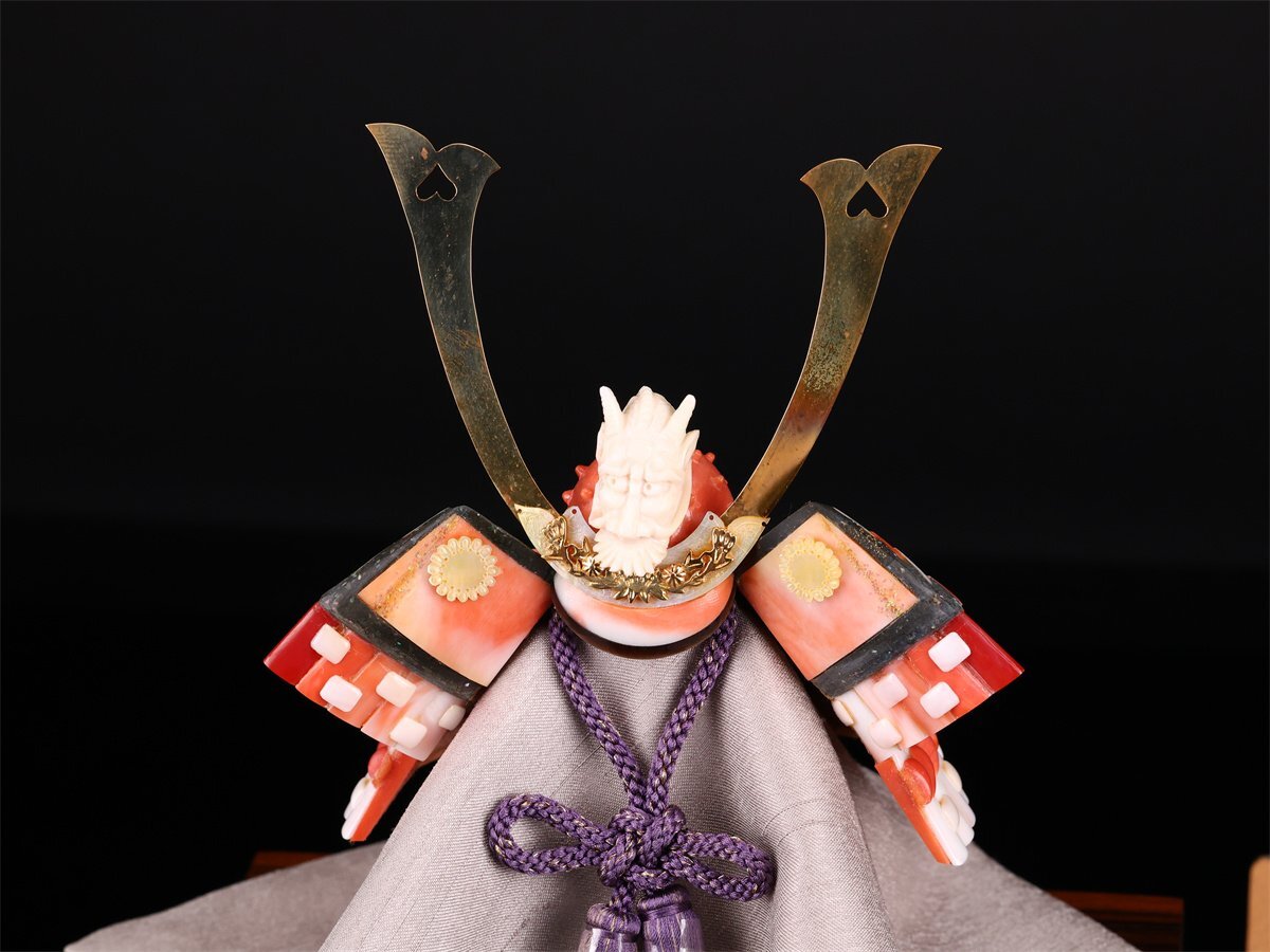 吉 ZD914 珊瑚工芸の第一人者 前川泰山 作 本珊瑚彫刻 出世兜 五月人形