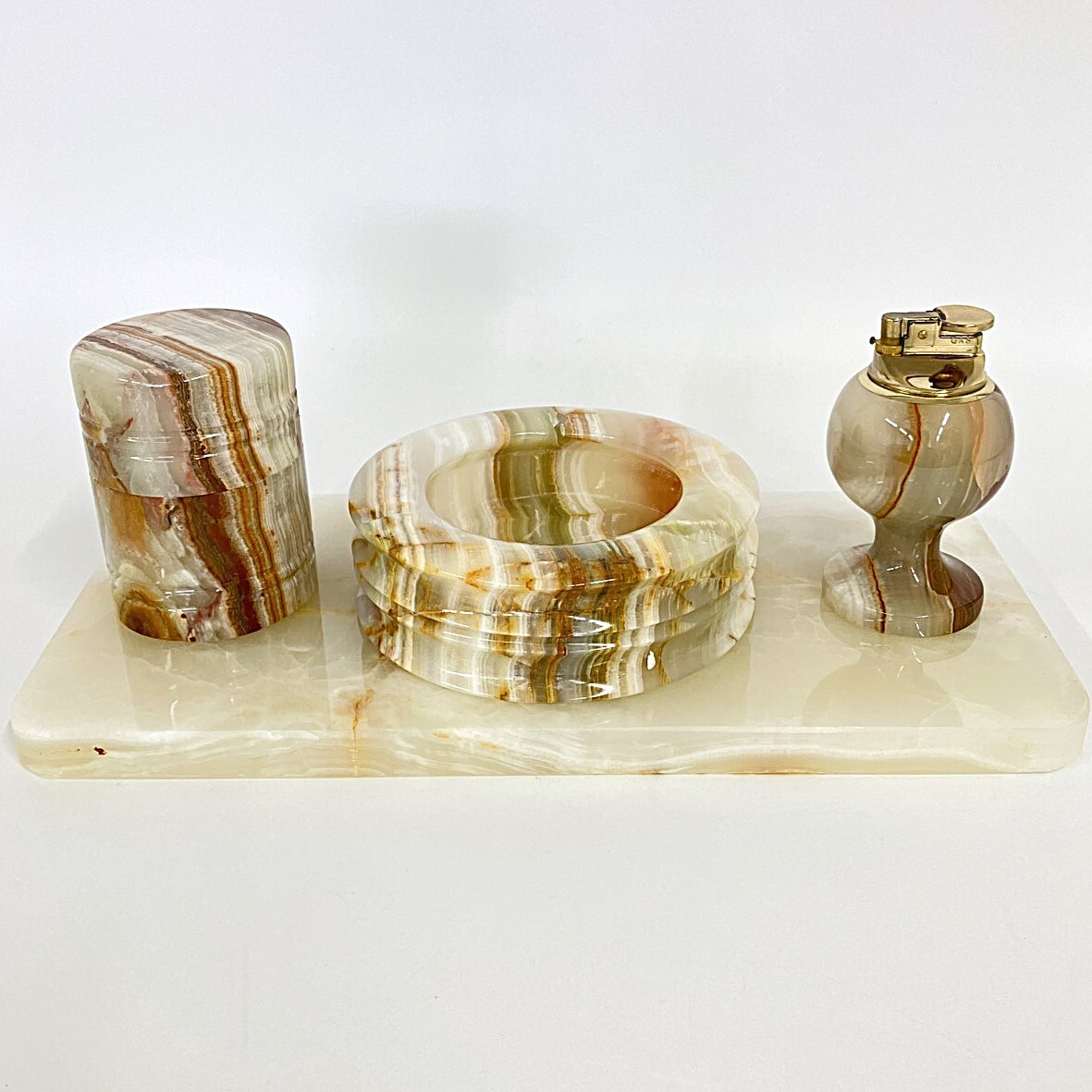 オニキス 灰皿の値段と価格推移は？｜4件の売買データからオニキス