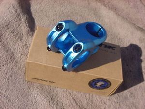 SPANK SPOON 318 STEM 43㎜/31.8φ BLUE 新品未使用