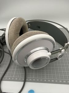 AKG K701 Reference Headphones オープン型 名機 ヘッドホン スタンド付き ヘッドフォン