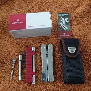 ビクトリノックス 新型スイスツール プライヤーマルチセット新品未使用