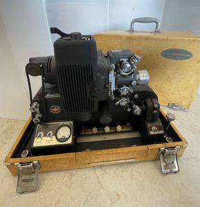 映写機 レトロのYahoo!オークション(旧ヤフオク!)の相場・価格を見る