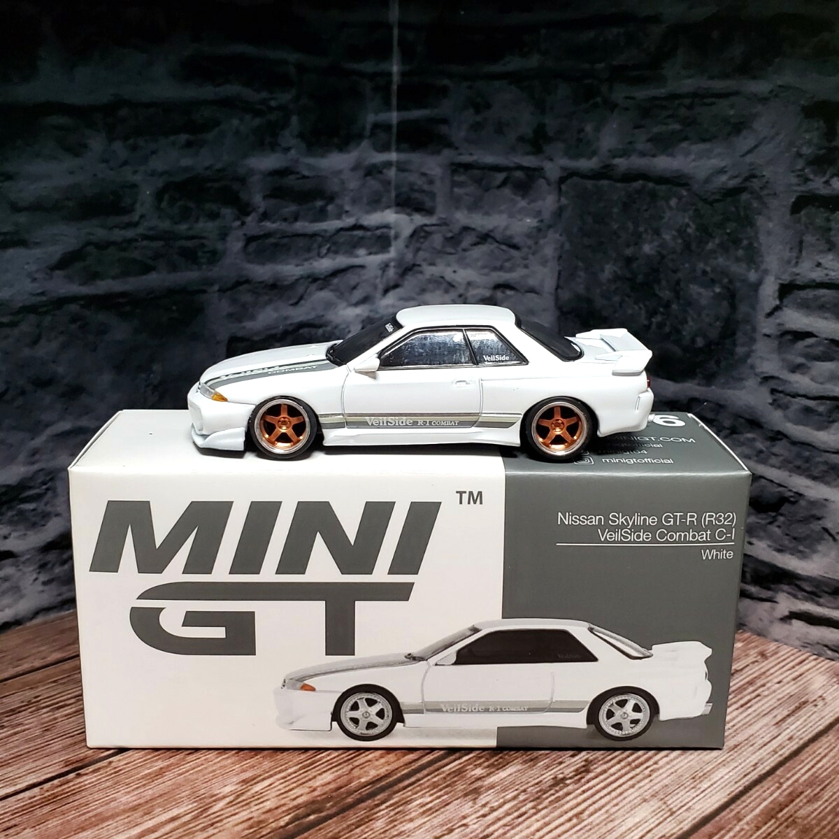 1/64 MINI GT ミニGT 日産 スカイライン GT-R R32 VEILSIDE COMBAT C1