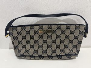 グッチ 039 1103のYahoo!オークション(旧ヤフオク!)の相場・価格を見る