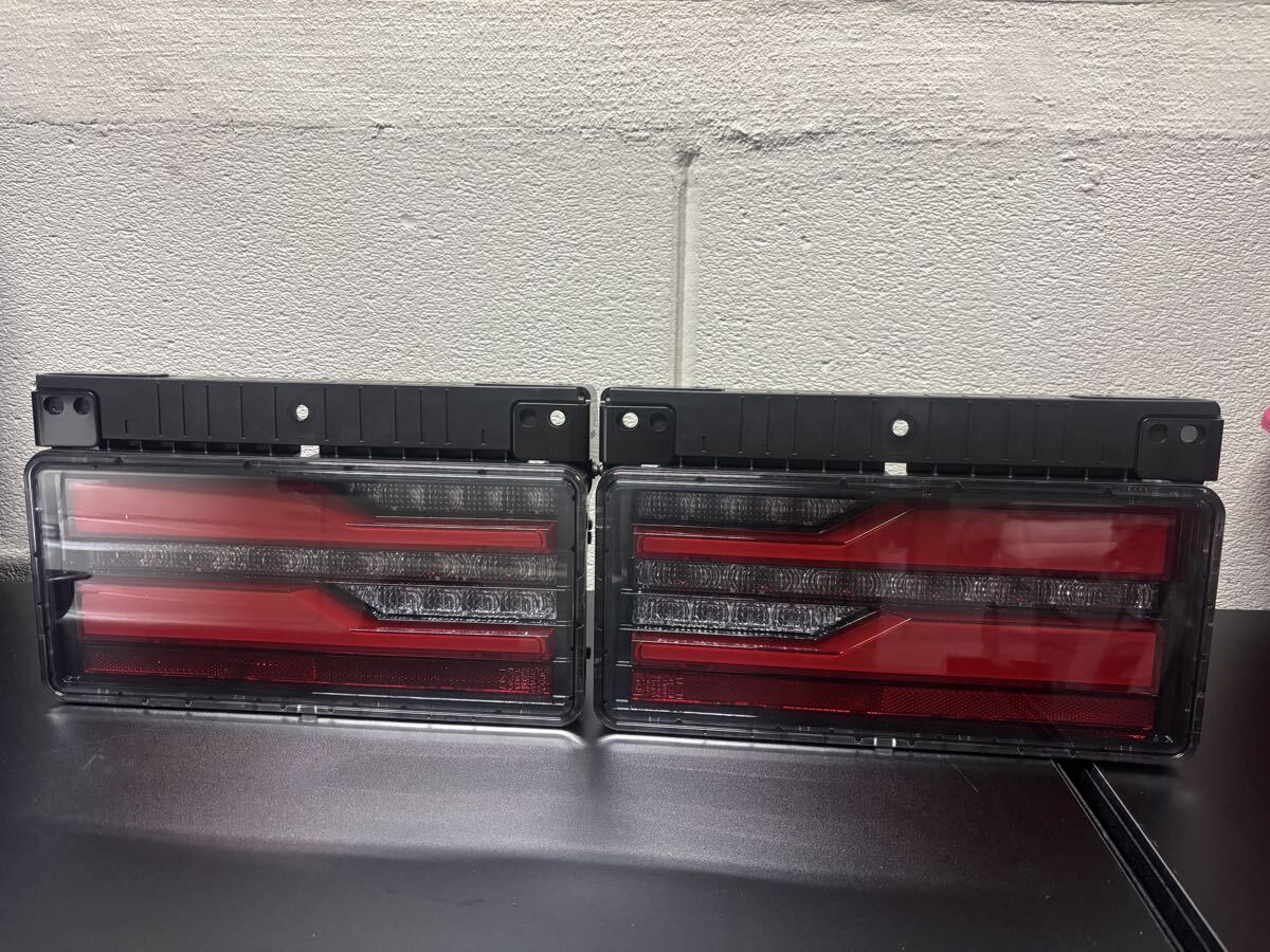 スタンレー　KOITO 24V 2連タイプ フルLEDテールランプ 左右セット KOITO スタンレー 小糸 トラック用 2連タイプ フルLEDテールランプ